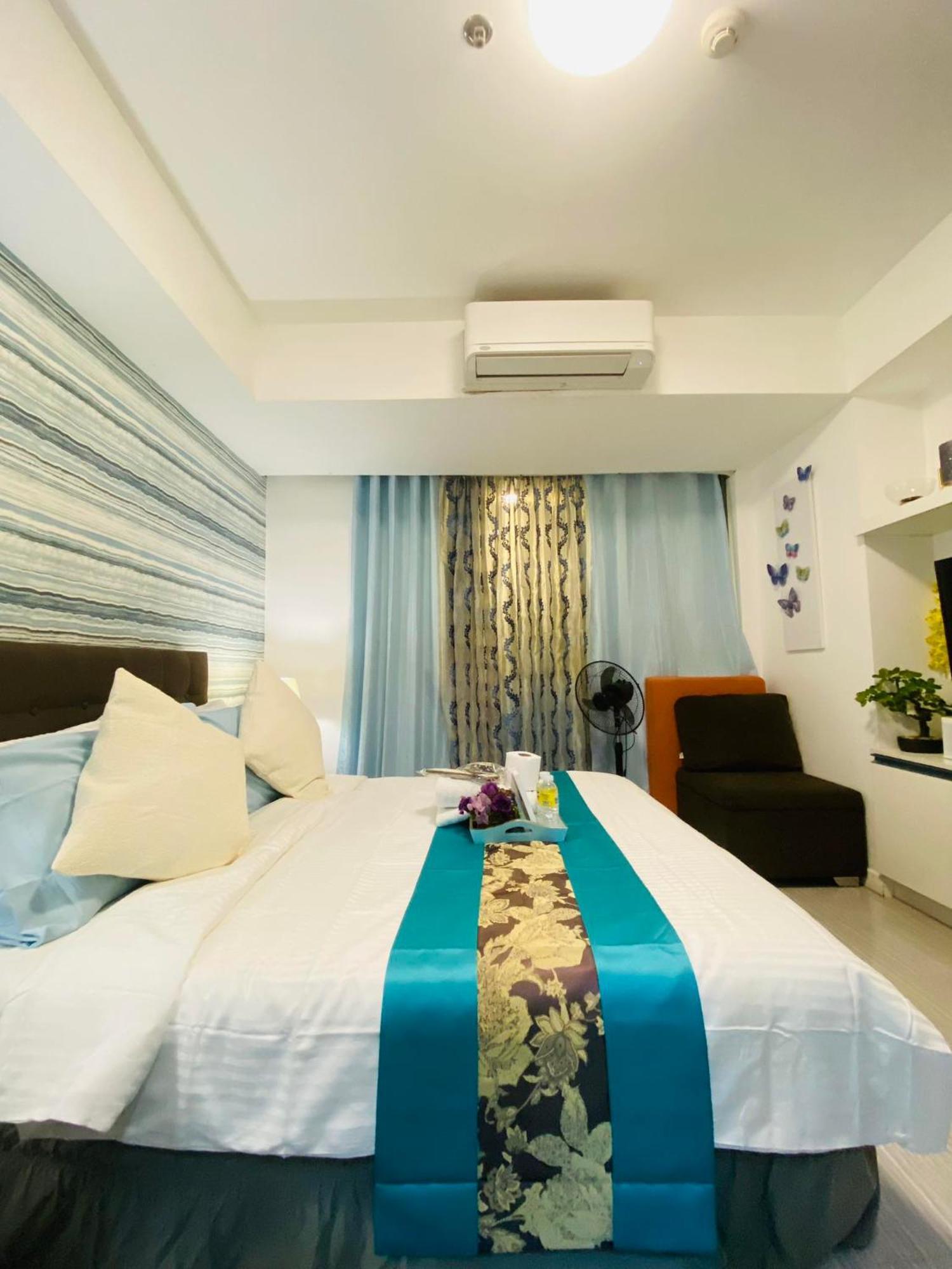 Manila Urban Resort At Azure Экстерьер фото