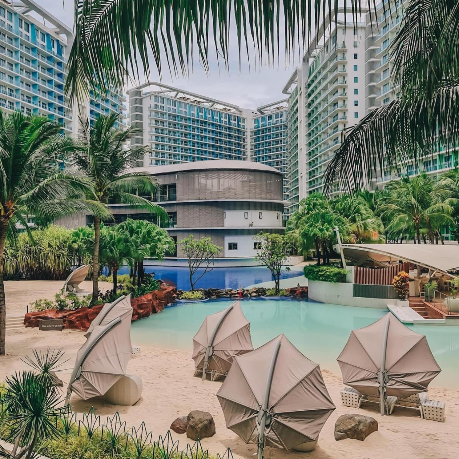 Manila Urban Resort At Azure Экстерьер фото